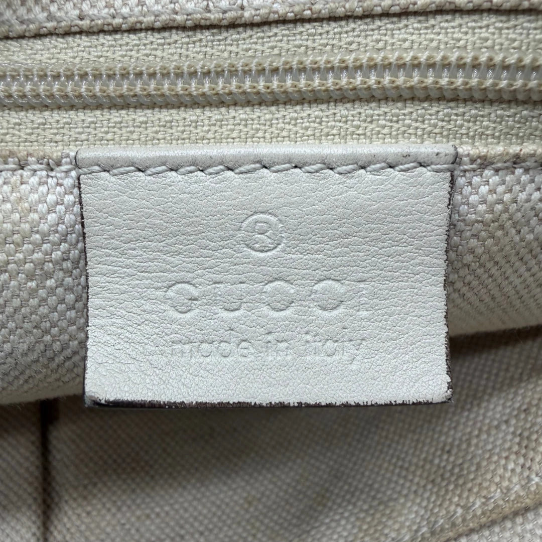 https://cdn.shopify.com/s/files/1/0564/9376/8855/files/Gucci_Schultertasche_Sukey_One_monogram_beige_15_a849d4f9-7254-4014-bd74-06d575f52765.webp?v=1782908525