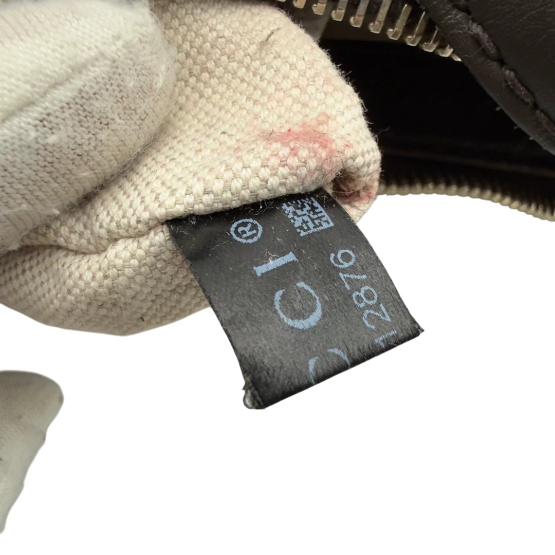https://cdn.shopify.com/s/files/1/0564/9376/8855/files/Gucci_Schultertasche_Sukey_One_monogram_beige_16_cfacf10b-a2b0-4302-b0d7-25fc4214d983.webp?v=1782384653