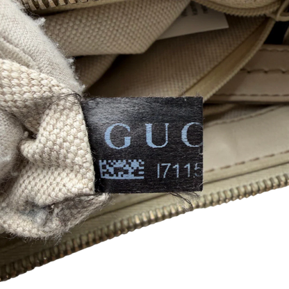 https://cdn.shopify.com/s/files/1/0564/9376/8855/files/Gucci_Schultertasche_Sukey_One_monogram_beige_18.webp?v=1782908525