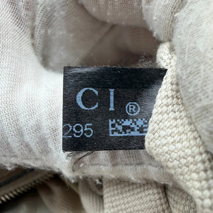 https://cdn.shopify.com/s/files/1/0564/9376/8855/files/Gucci_Schultertasche_Sukey_One_monogram_beige_19_8d3660a3-210d-4434-8682-19b7b5d8265b.webp?v=1782908525
