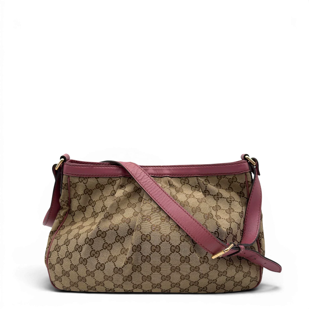https://cdn.shopify.com/s/files/1/0564/9376/8855/files/Gucci_Schultertasche_Sukey_One_monogram_beige_2_9df3639b-90b9-413b-9210-ef5fb008e536.webp?v=1782384516