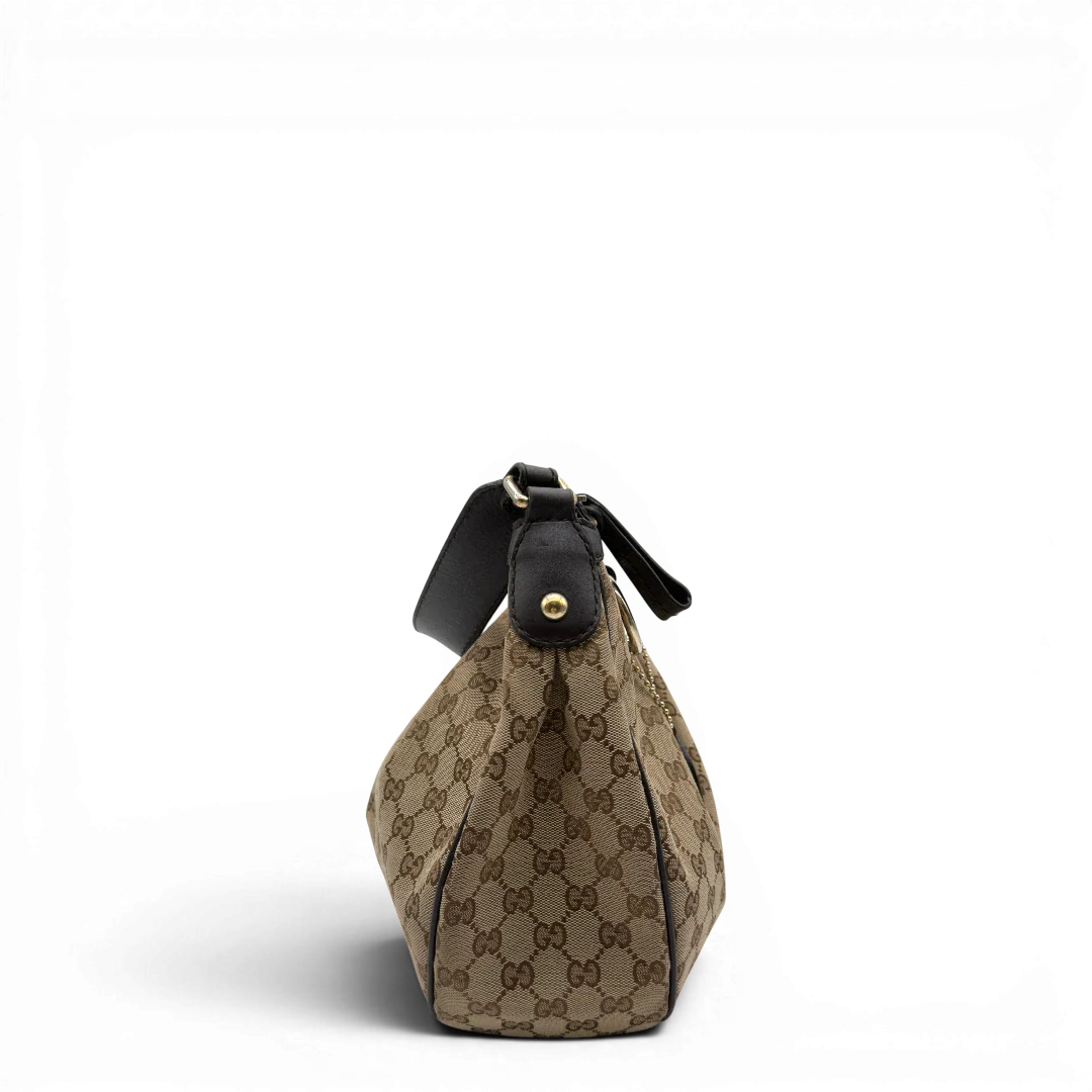https://cdn.shopify.com/s/files/1/0564/9376/8855/files/Gucci_Schultertasche_Sukey_One_monogram_beige_3_3d1990ca-a269-4711-b6b6-2b0b455bf270.webp?v=1782384653
