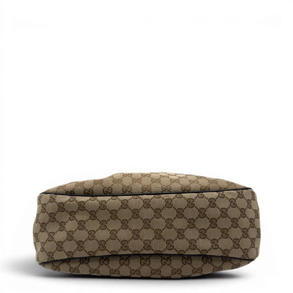 https://cdn.shopify.com/s/files/1/0564/9376/8855/files/Gucci_Schultertasche_Sukey_One_monogram_beige_5.webp?v=1781856423