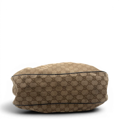 https://cdn.shopify.com/s/files/1/0564/9376/8855/files/Gucci_Schultertasche_Sukey_One_monogram_beige_5_1b2e1689-3918-43f7-926b-e7722fa631aa.webp?v=1782906748