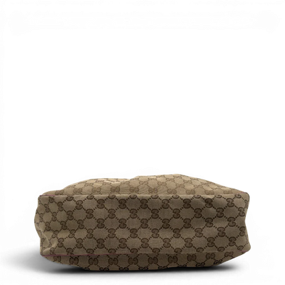 https://cdn.shopify.com/s/files/1/0564/9376/8855/files/Gucci_Schultertasche_Sukey_One_monogram_beige_5_79538907-f0a9-48d8-af67-1e393755ec91.webp?v=1782384516