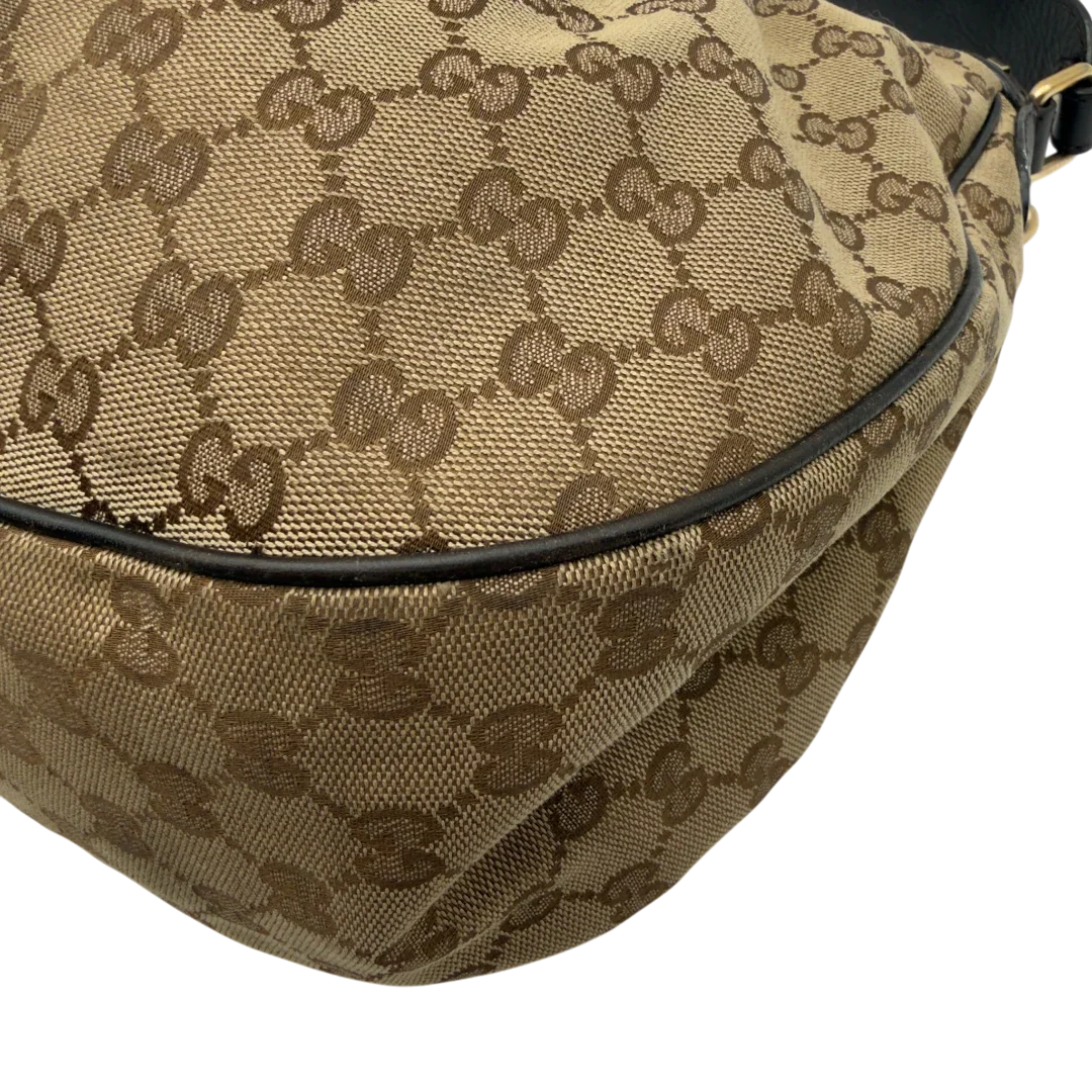https://cdn.shopify.com/s/files/1/0564/9376/8855/files/Gucci_Schultertasche_Sukey_One_monogram_beige_6_de933044-c342-4a98-8c1c-7457e7715b53.webp?v=1782906749