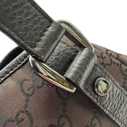 https://cdn.shopify.com/s/files/1/0564/9376/8855/files/Gucci_Shopper_Abbey_aus_Nylon_monogram_dunkelbraun_vintage_GG6414.webp?v=1778682922