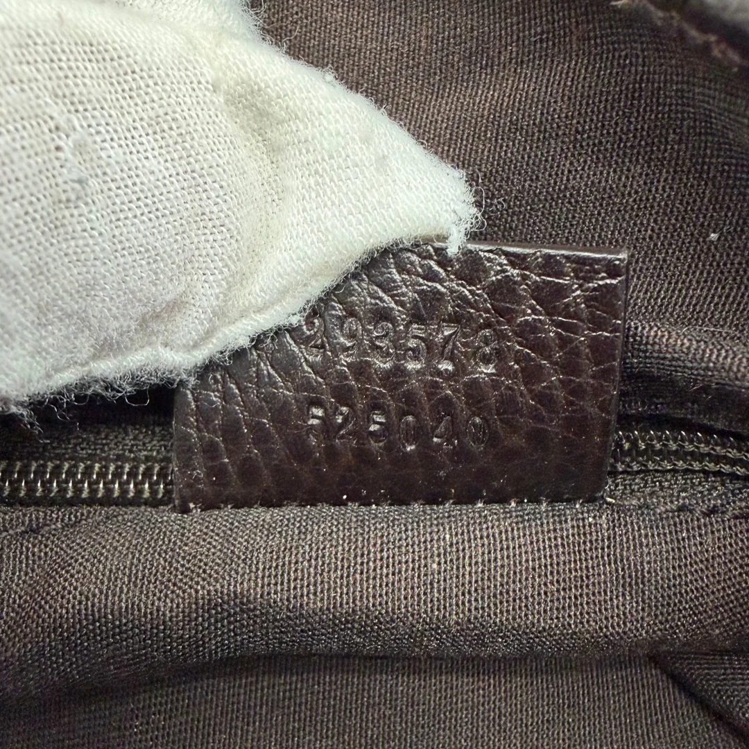 https://cdn.shopify.com/s/files/1/0564/9376/8855/files/Gucci_Shopper_Abbey_aus_Nylon_monogram_dunkelbraun_vintage_GG6419.webp?v=1778682922