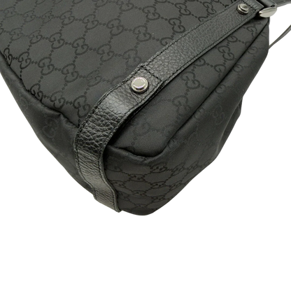 https://cdn.shopify.com/s/files/1/0564/9376/8855/files/Gucci_Shopper_Abbey_aus_Nylon_monogram_schwarz_8.webp?v=1782909693