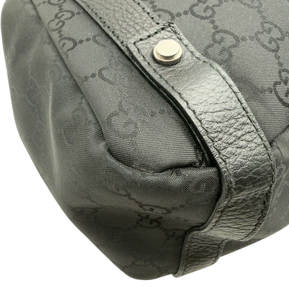 https://cdn.shopify.com/s/files/1/0564/9376/8855/files/Gucci_Shopper_Abbey_monogram_schwarz_vintage_GG7012.webp?v=1778080748