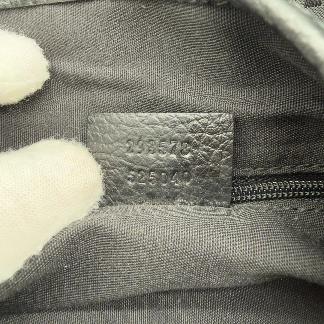 https://cdn.shopify.com/s/files/1/0564/9376/8855/files/Gucci_Shopper_Abbey_monogram_schwarz_vintage_GG7022.webp?v=1778080748