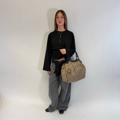 https://cdn.shopify.com/s/files/1/0564/9376/8855/files/Gucci_Shopper_Sukey_Large_monogram_beige_1.jpg?v=1784801705