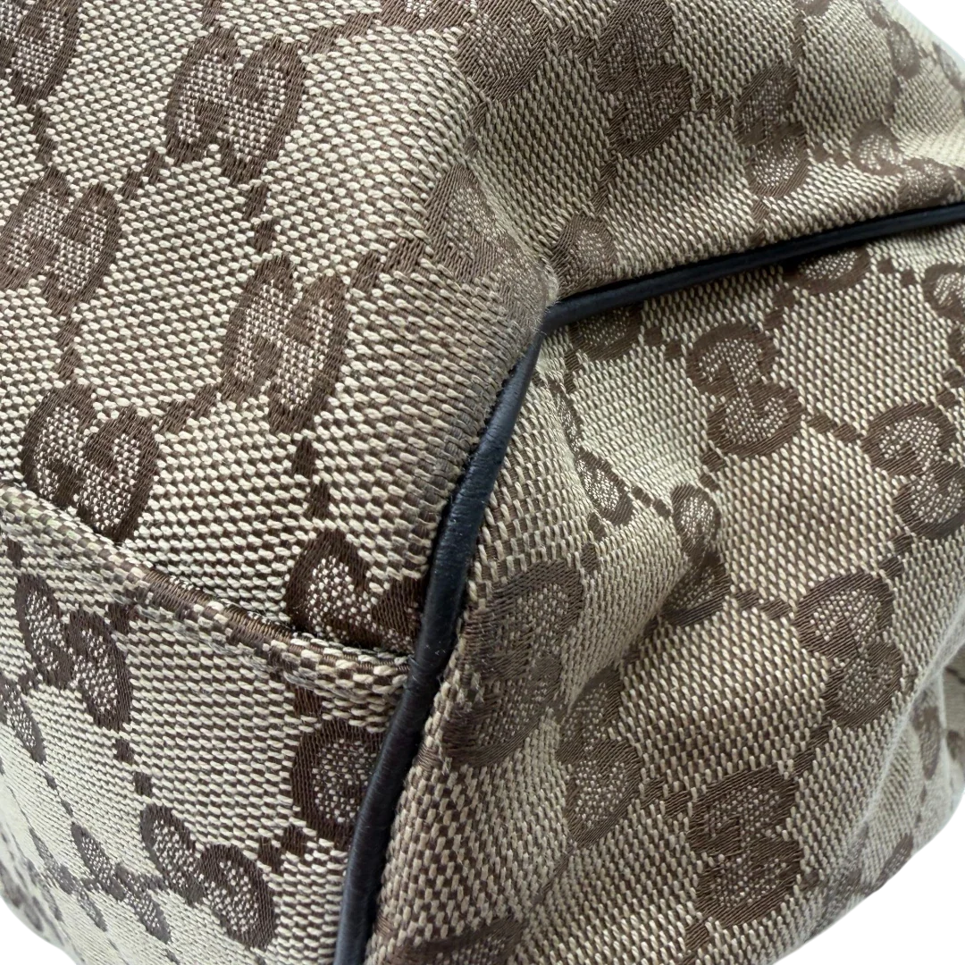 https://cdn.shopify.com/s/files/1/0564/9376/8855/files/Gucci_Shopper_Sukey_Large_monogram_beige_11_334f488c-6f19-44e6-a96b-887f93c14b99.webp?v=1784801706