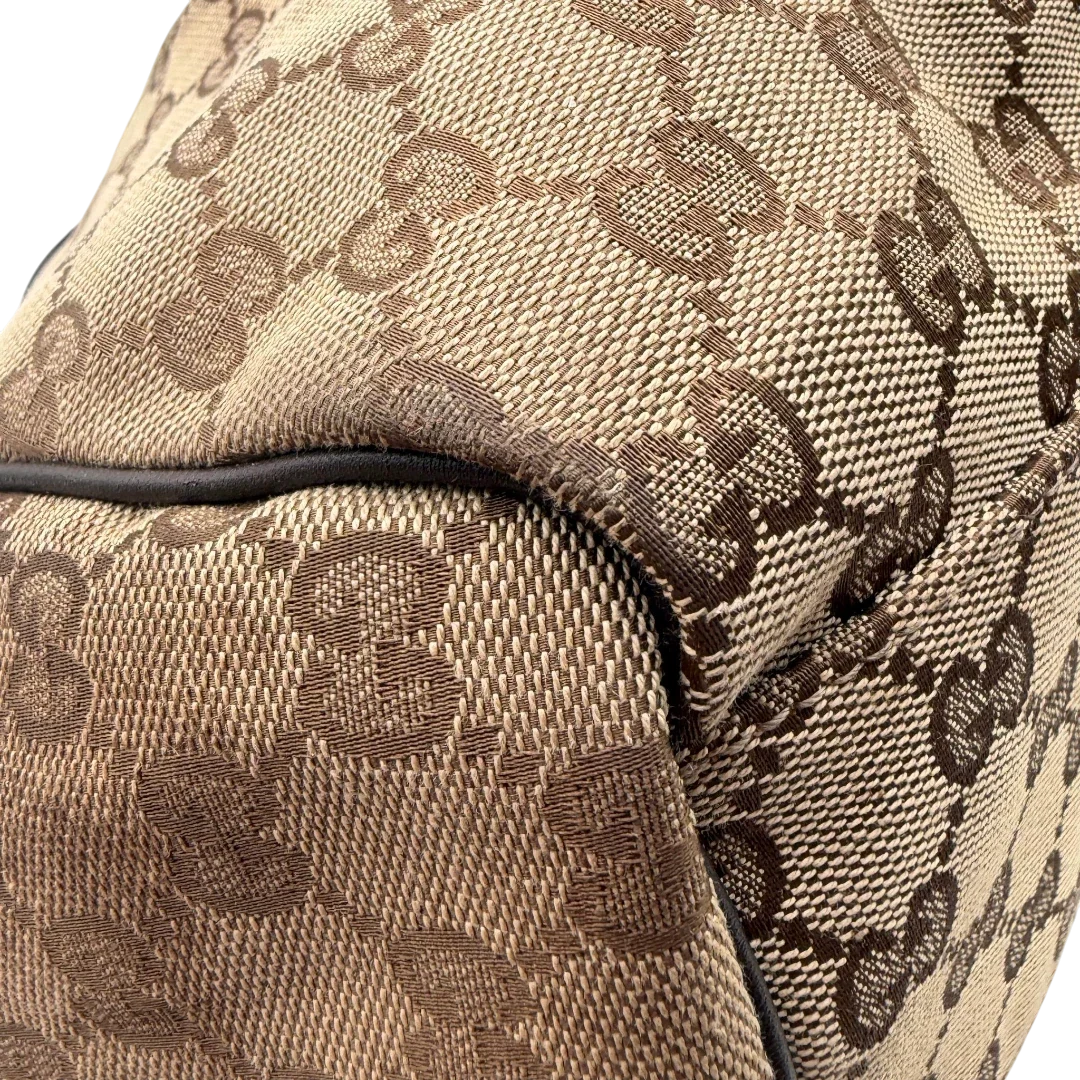 https://cdn.shopify.com/s/files/1/0564/9376/8855/files/Gucci_Shopper_Sukey_Large_monogram_beige_12_052f54bf-f24d-4142-b81b-e622c77d1473.webp?v=1784801706
