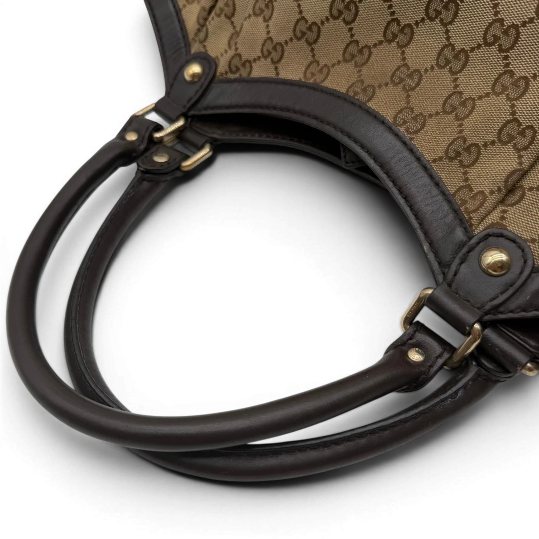 https://cdn.shopify.com/s/files/1/0564/9376/8855/files/Gucci_Shopper_Sukey_Large_monogram_beige_13_b637622f-c35e-4d73-9ec2-0854174f0688.webp?v=1784801706