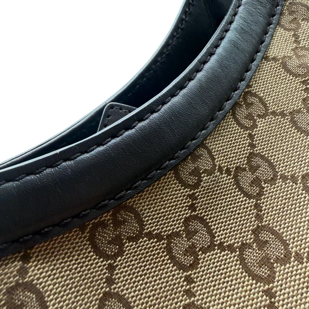 https://cdn.shopify.com/s/files/1/0564/9376/8855/files/Gucci_Shopper_Sukey_Large_monogram_beige_16_ee4fbb8e-0c31-43db-ad54-f421eb9d1eb7.webp?v=1784801706