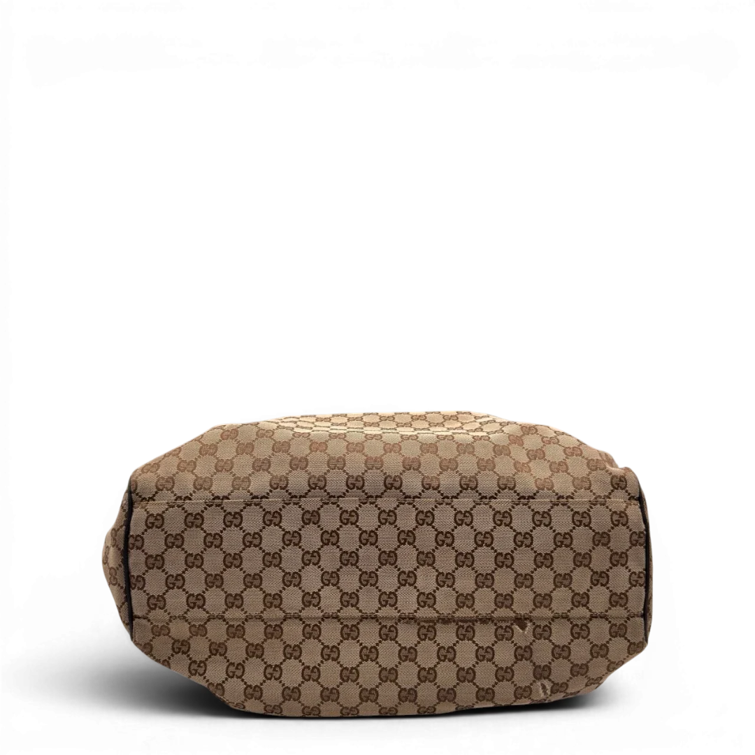 https://cdn.shopify.com/s/files/1/0564/9376/8855/files/Gucci_Shopper_Sukey_Large_monogram_beige_8_0624bfb6-9676-4f39-bc6d-3ac47be6cd0d.webp?v=1784823618