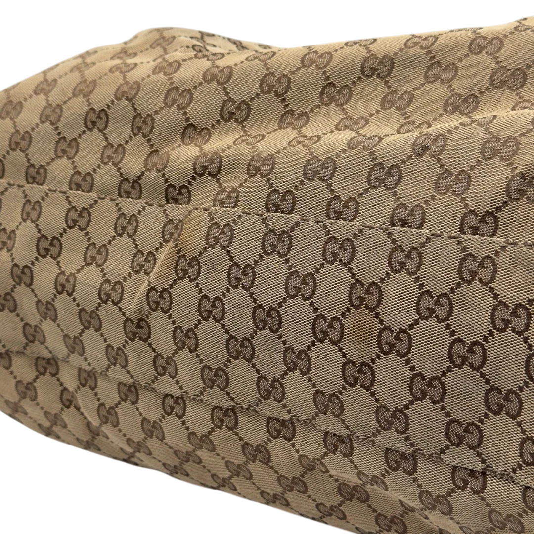 https://cdn.shopify.com/s/files/1/0564/9376/8855/files/Gucci_Shopper_Sukey_large_monogram_beige_11_d0530aa7-631a-457d-8481-434830e3cb8b.webp?v=1784240823