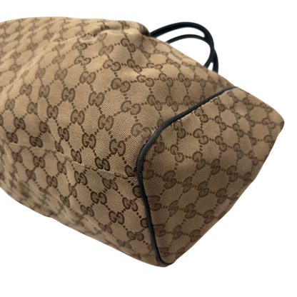 https://cdn.shopify.com/s/files/1/0564/9376/8855/files/Gucci_Shopper_Sukey_large_monogram_beige_14_70936f77-fd5d-44a9-907a-330964d316c2.webp?v=1784240823