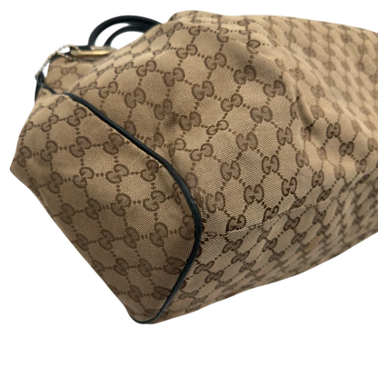 https://cdn.shopify.com/s/files/1/0564/9376/8855/files/Gucci_Shopper_Sukey_large_monogram_beige_15_b4aa56f5-1c38-4d5c-af91-7432e98432ad.webp?v=1784240823