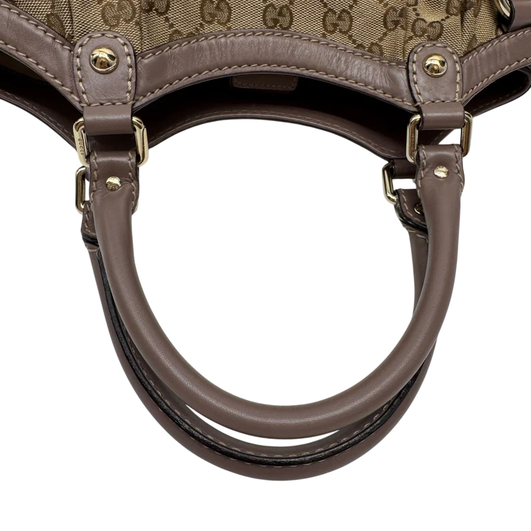 https://cdn.shopify.com/s/files/1/0564/9376/8855/files/Gucci_Shopper_Sukey_monogram_beige_10_6aa55be6-8a42-41c7-aea6-89868e7dc084.webp?v=1784242766
