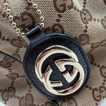 https://cdn.shopify.com/s/files/1/0564/9376/8855/files/Gucci_Shopper_Sukey_monogram_beige_11.webp?v=1782310481