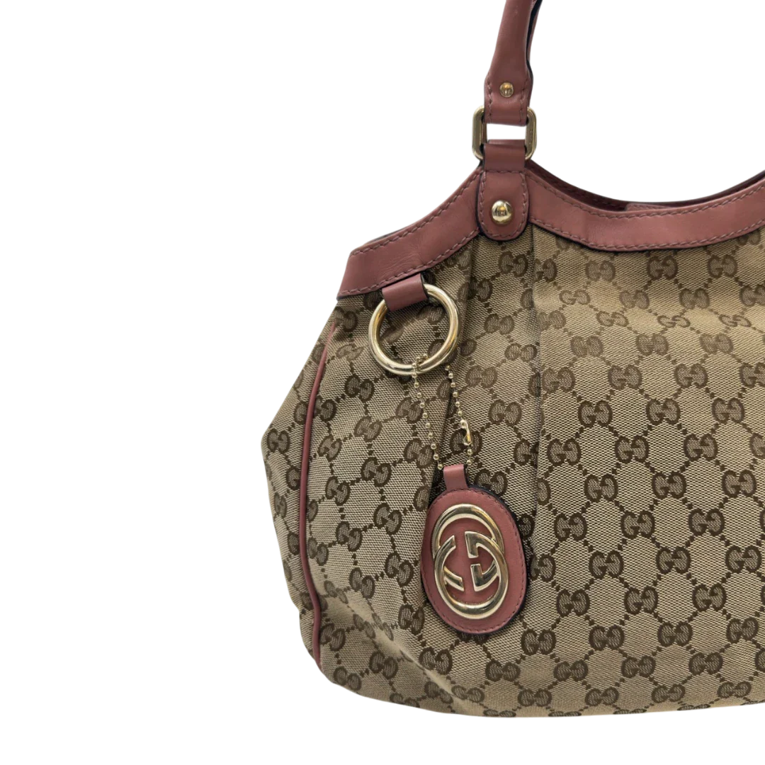 https://cdn.shopify.com/s/files/1/0564/9376/8855/files/Gucci_Shopper_Sukey_monogram_beige_11_938f3679-ecd4-4f94-bc10-d6aa6dc59712.webp?v=1783515170