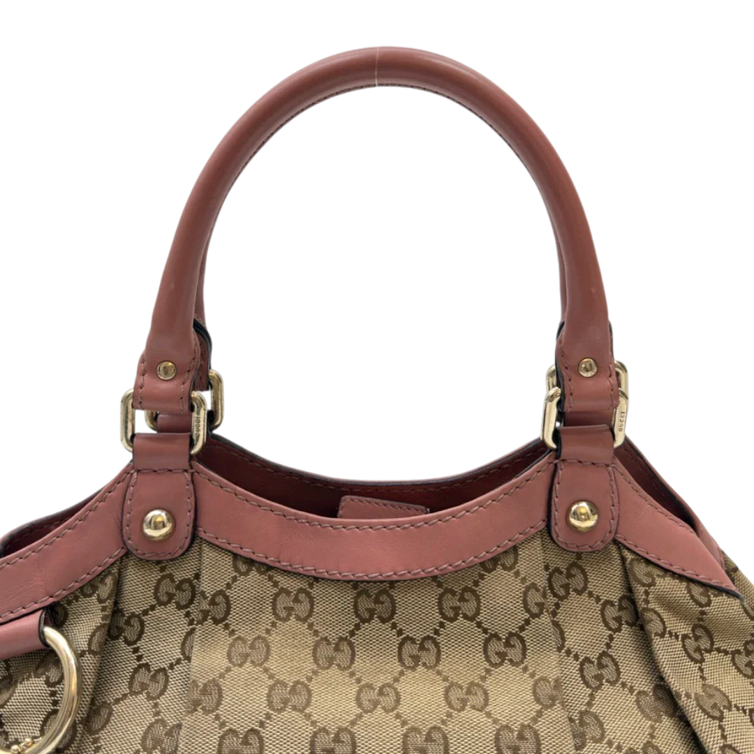 https://cdn.shopify.com/s/files/1/0564/9376/8855/files/Gucci_Shopper_Sukey_monogram_beige_12_6715cf6f-405a-4072-8a77-8266e5663c49.webp?v=1783515169