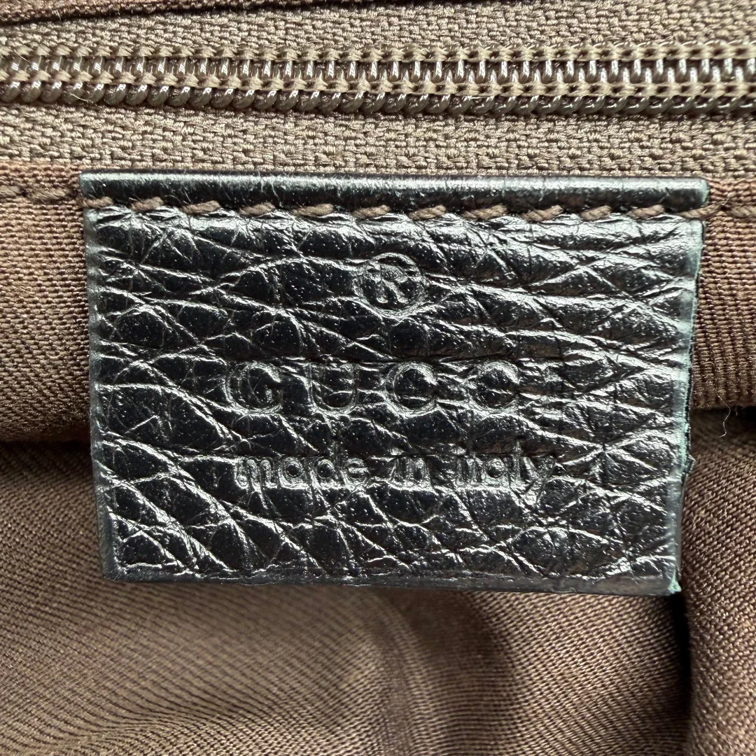 https://cdn.shopify.com/s/files/1/0564/9376/8855/files/Gucci_Shopper_Sukey_monogram_beige_15.webp?v=1782310481