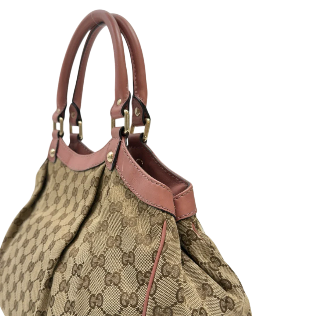 https://cdn.shopify.com/s/files/1/0564/9376/8855/files/Gucci_Shopper_Sukey_monogram_beige_17_6b335c6c-bc04-4ff6-be0b-55b36a3d9ea4.webp?v=1783515170