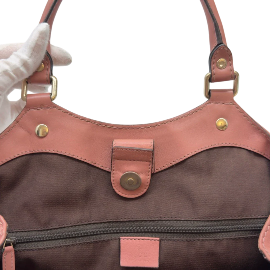 https://cdn.shopify.com/s/files/1/0564/9376/8855/files/Gucci_Shopper_Sukey_monogram_beige_20.webp?v=1783515169