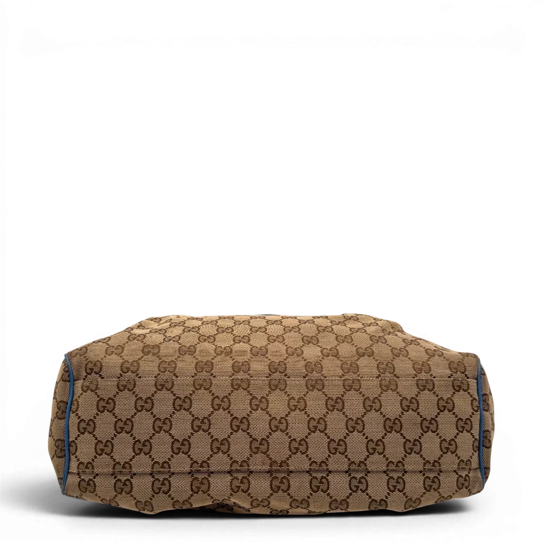 https://cdn.shopify.com/s/files/1/0564/9376/8855/files/Gucci_Shopper_Sukey_monogram_beige_5_a8ba1400-c72e-42ef-a6cc-4fc25e89d38b.webp?v=1784801538