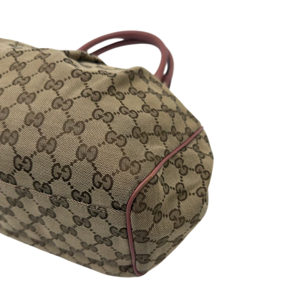 https://cdn.shopify.com/s/files/1/0564/9376/8855/files/Gucci_Shopper_Sukey_monogram_beige_6_675fc980-561a-4e4f-b7e1-52ff8a83a506.webp?v=1783515170