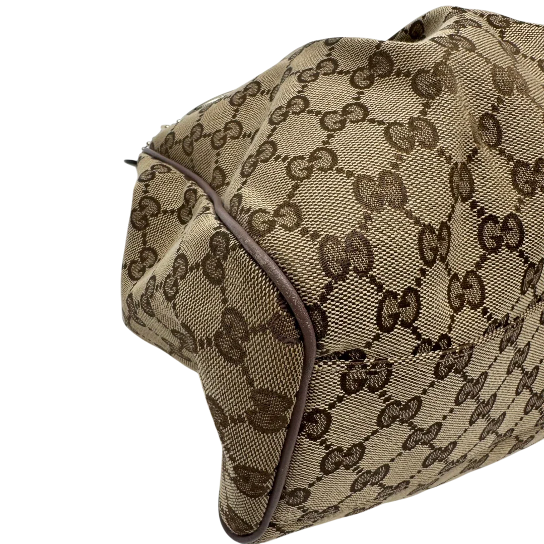 https://cdn.shopify.com/s/files/1/0564/9376/8855/files/Gucci_Shopper_Sukey_monogram_beige_6_81feb132-3a76-4457-a9c4-44824333cc96.webp?v=1784242766