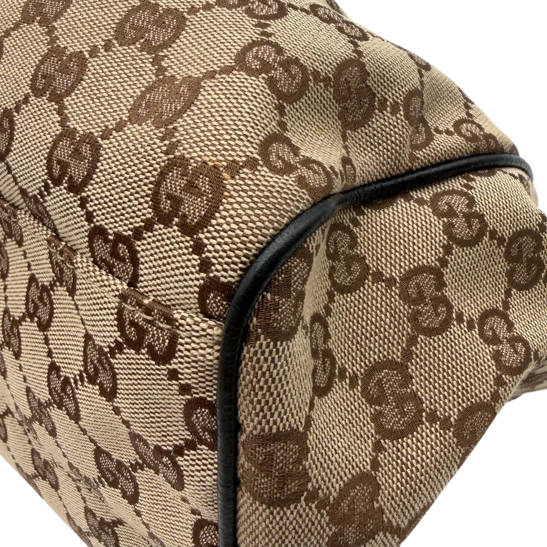 https://cdn.shopify.com/s/files/1/0564/9376/8855/files/Gucci_Shopper_Sukey_monogram_beige_8.webp?v=1782310481