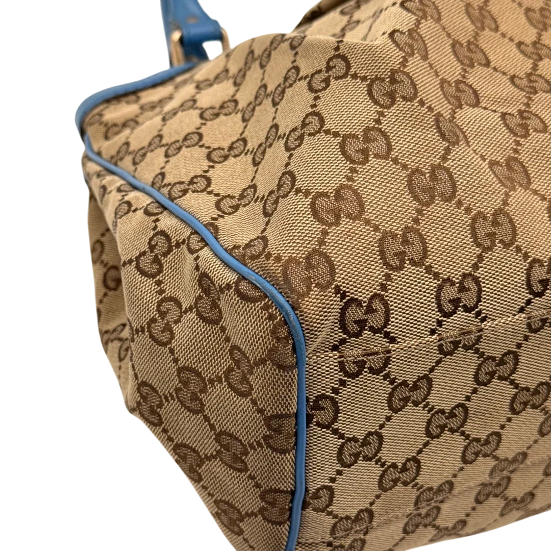 https://cdn.shopify.com/s/files/1/0564/9376/8855/files/Gucci_Shopper_Sukey_monogram_beige_9_16700693-dc0c-4119-b4f1-1f6c3b9c1cfc.webp?v=1784801539