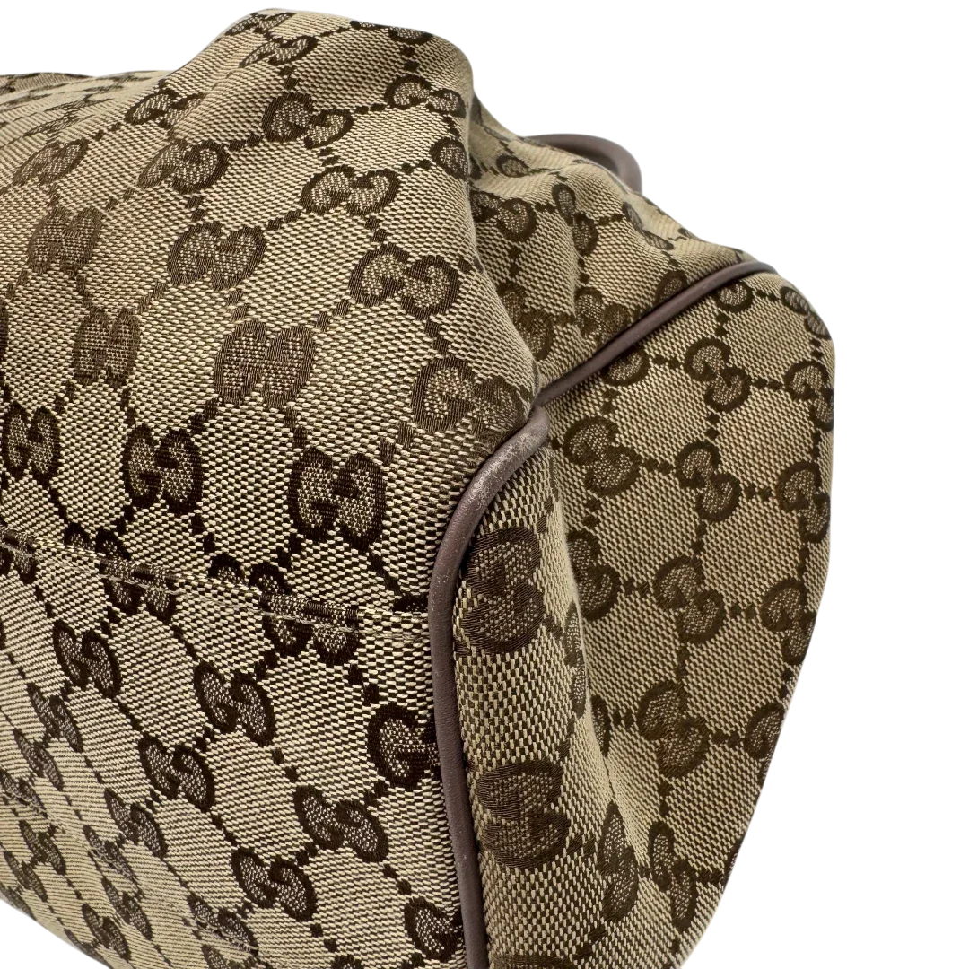 https://cdn.shopify.com/s/files/1/0564/9376/8855/files/Gucci_Shopper_Sukey_monogram_beige_9_174f152e-af4a-4a6e-b36b-ad0cae625140.webp?v=1784242766