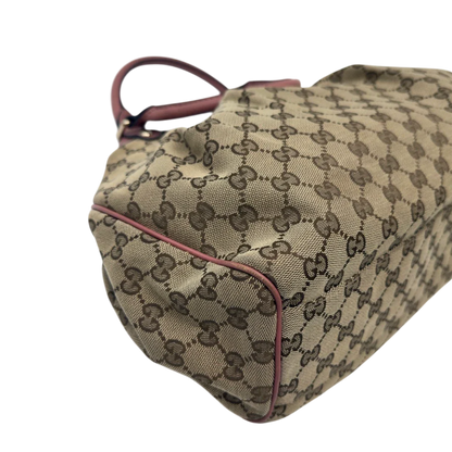 https://cdn.shopify.com/s/files/1/0564/9376/8855/files/Gucci_Shopper_Sukey_monogram_beige_9_5fcfd476-d37f-495f-bb81-deca92af9aa1.webp?v=1783515170
