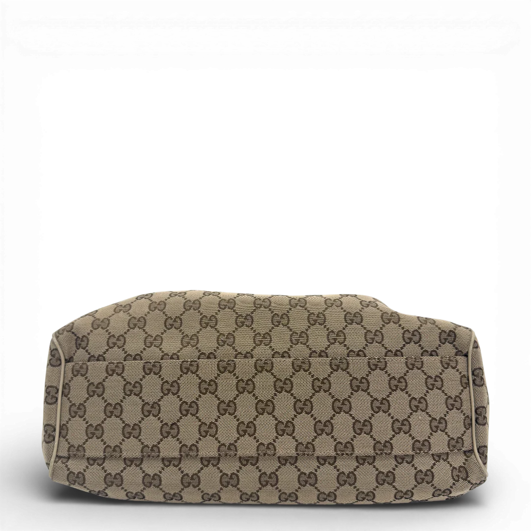 https://cdn.shopify.com/s/files/1/0564/9376/8855/files/Gucci_Shopper_Sukey_monogram_beige_vintage_GG_9859.webp?v=1770901535