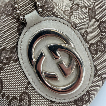 https://cdn.shopify.com/s/files/1/0564/9376/8855/files/Gucci_Shopper_Sukey_monogram_beige_vintage_GG_9865.webp?v=1770901535