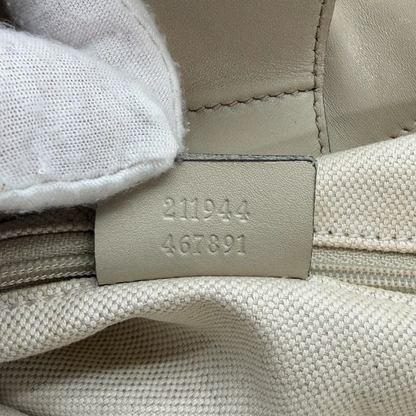 https://cdn.shopify.com/s/files/1/0564/9376/8855/files/Gucci_Shopper_Sukey_monogram_beige_vintage_GG_9871.webp?v=1770901535