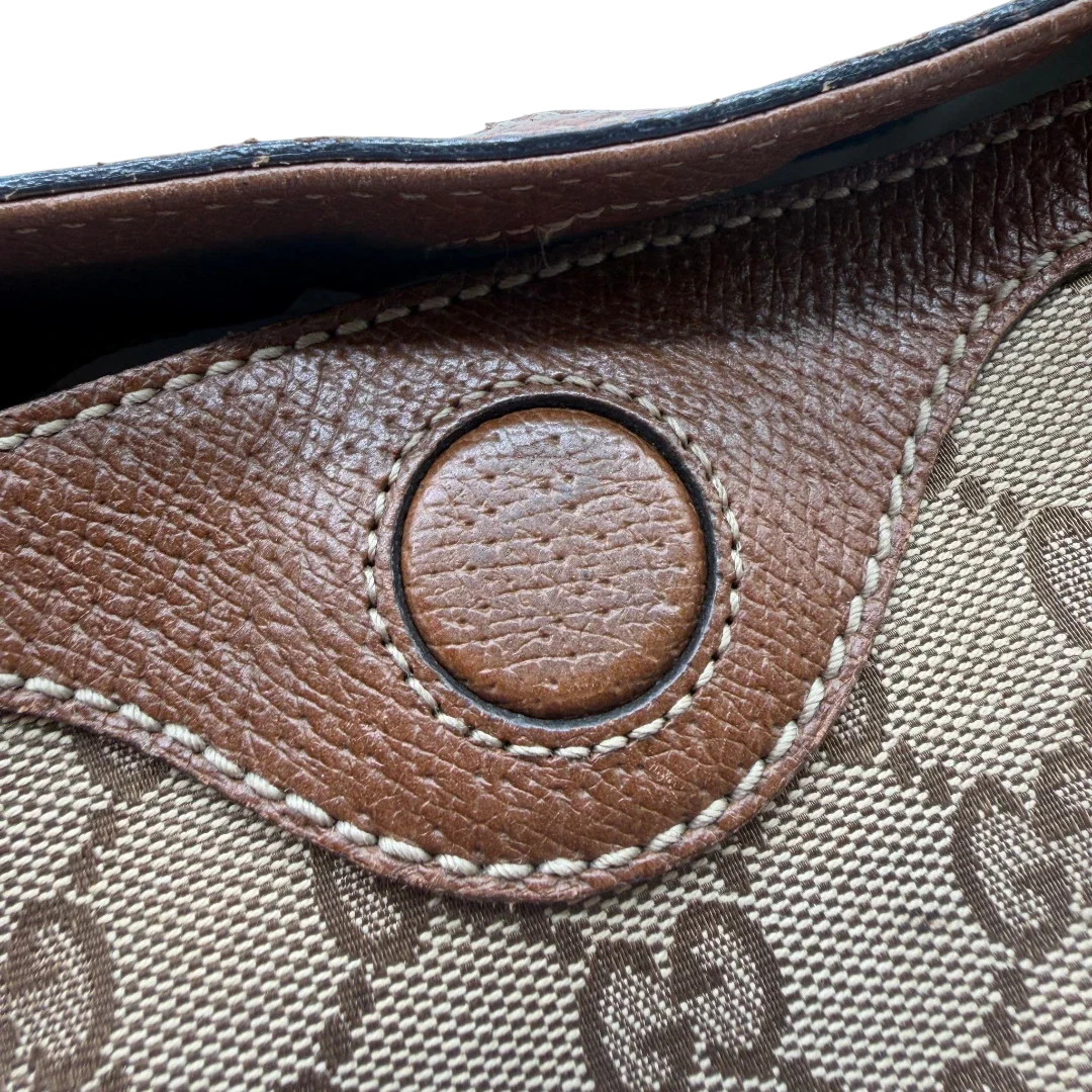https://cdn.shopify.com/s/files/1/0564/9376/8855/files/Gucci_Shopper_monogram_beige_vintage_GG6169.webp?v=1778196776