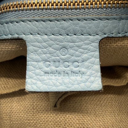 https://cdn.shopify.com/s/files/1/0564/9376/8855/files/Gucci_Umhangetasche_Bucket_monogram_beige_14.webp?v=1782385133