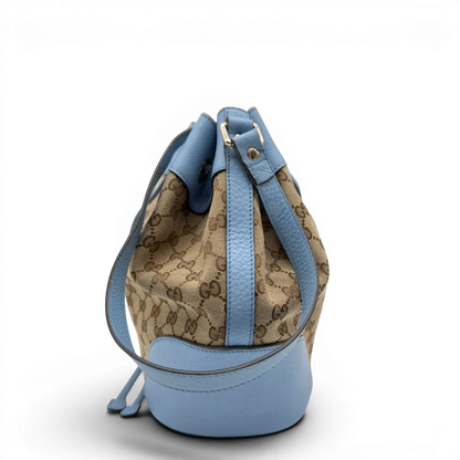 https://cdn.shopify.com/s/files/1/0564/9376/8855/files/Gucci_Umhangetasche_Bucket_monogram_beige_3.webp?v=1782385133
