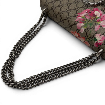 https://cdn.shopify.com/s/files/1/0564/9376/8855/files/Gucci_Umhangetasche_Dionysus_Floral_medium_monogram_beige_10.webp?v=1781713617