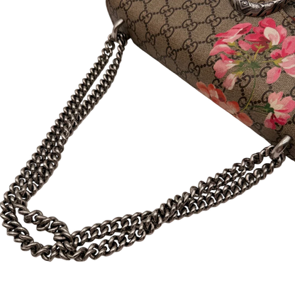 https://cdn.shopify.com/s/files/1/0564/9376/8855/files/Gucci_Umhangetasche_Dionysus_Floral_medium_monogram_beige_10_8a6a3a33-83b6-4da0-9e22-50e286d4744c.webp?v=1781714204