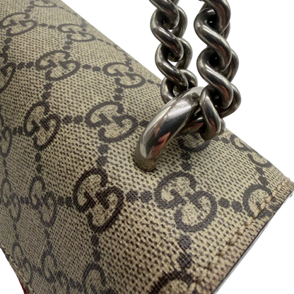 https://cdn.shopify.com/s/files/1/0564/9376/8855/files/Gucci_Umhangetasche_Dionysus_Floral_medium_monogram_beige_12.webp?v=1781713617