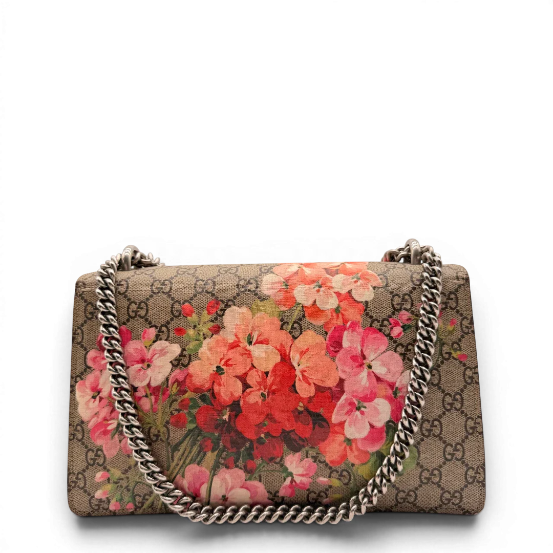 https://cdn.shopify.com/s/files/1/0564/9376/8855/files/Gucci_Umhangetasche_Dionysus_Floral_medium_monogram_beige_2_f2d4e251-e0a9-41ba-b67b-d8d9dcea84ec.webp?v=1781714204