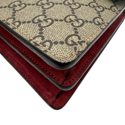 https://cdn.shopify.com/s/files/1/0564/9376/8855/files/Gucci_Umhangetasche_Dionysus_Floral_medium_monogram_beige_6.webp?v=1781713617
