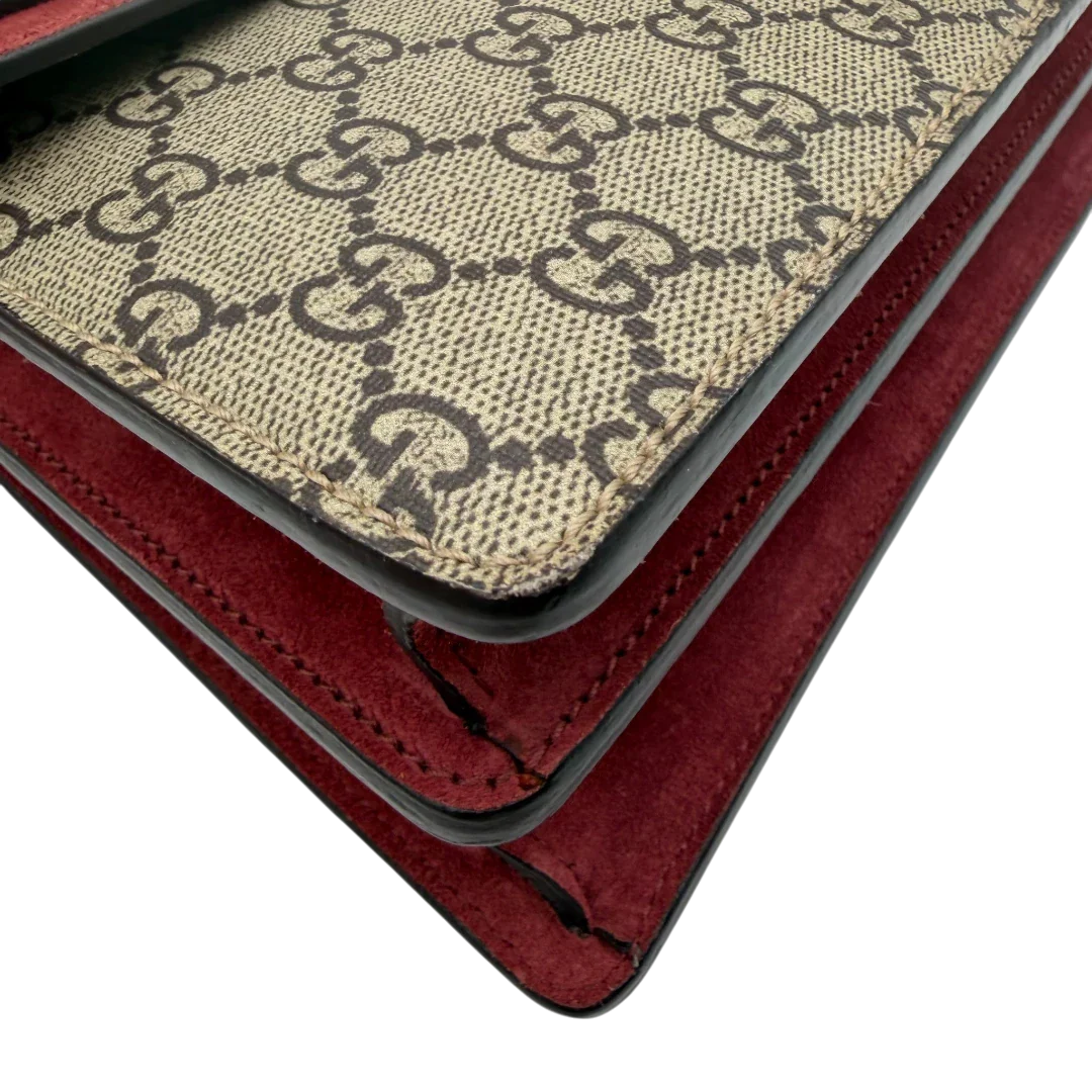 https://cdn.shopify.com/s/files/1/0564/9376/8855/files/Gucci_Umhangetasche_Dionysus_Floral_medium_monogram_beige_7.webp?v=1781713617